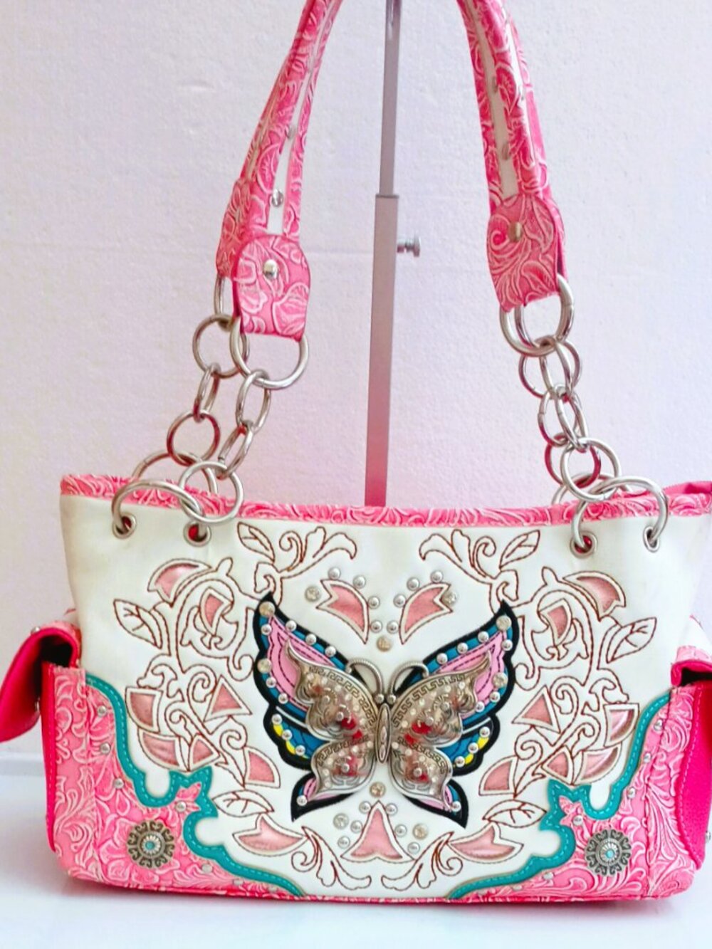 Cowgirl Trendy Western Style Shoulder Bag Pink Paisley Silver Metal Butterfly